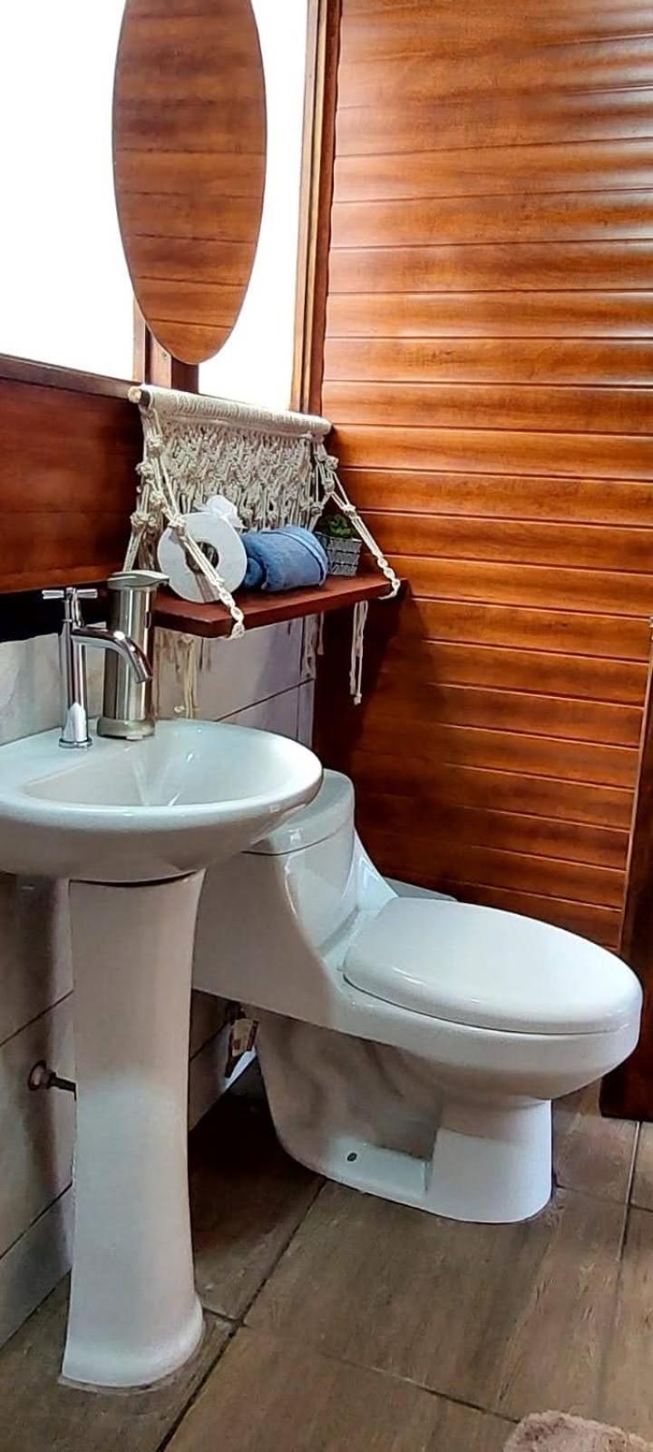 Casita Happy Feet And Tours Corcovado Otel Drakes Bay Dış mekan fotoğraf